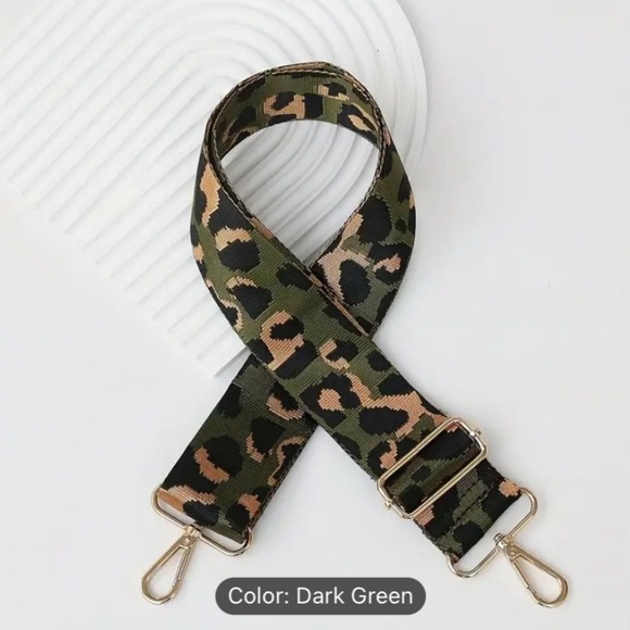 Vibrant Leopard Print Wearable Art Crossbody Shoulder Bag Adjustable Strap - Picture 2 of 3